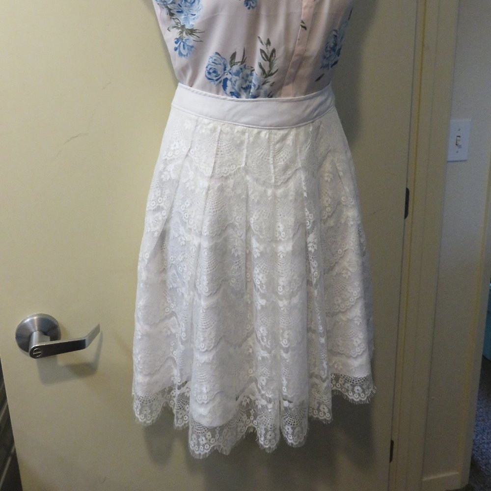 BEAUTIFUL HANDMADE SKIRT/WAIST 29 "/ WHITE LACE